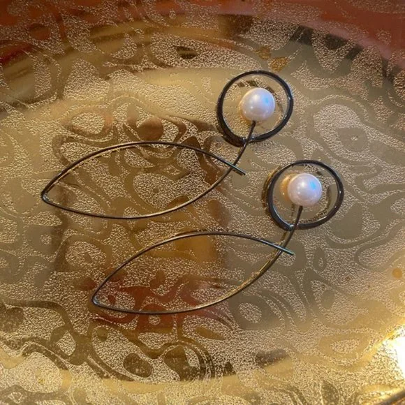 Nicha Silver Round Pearl Earrings - Picture 4 of 4